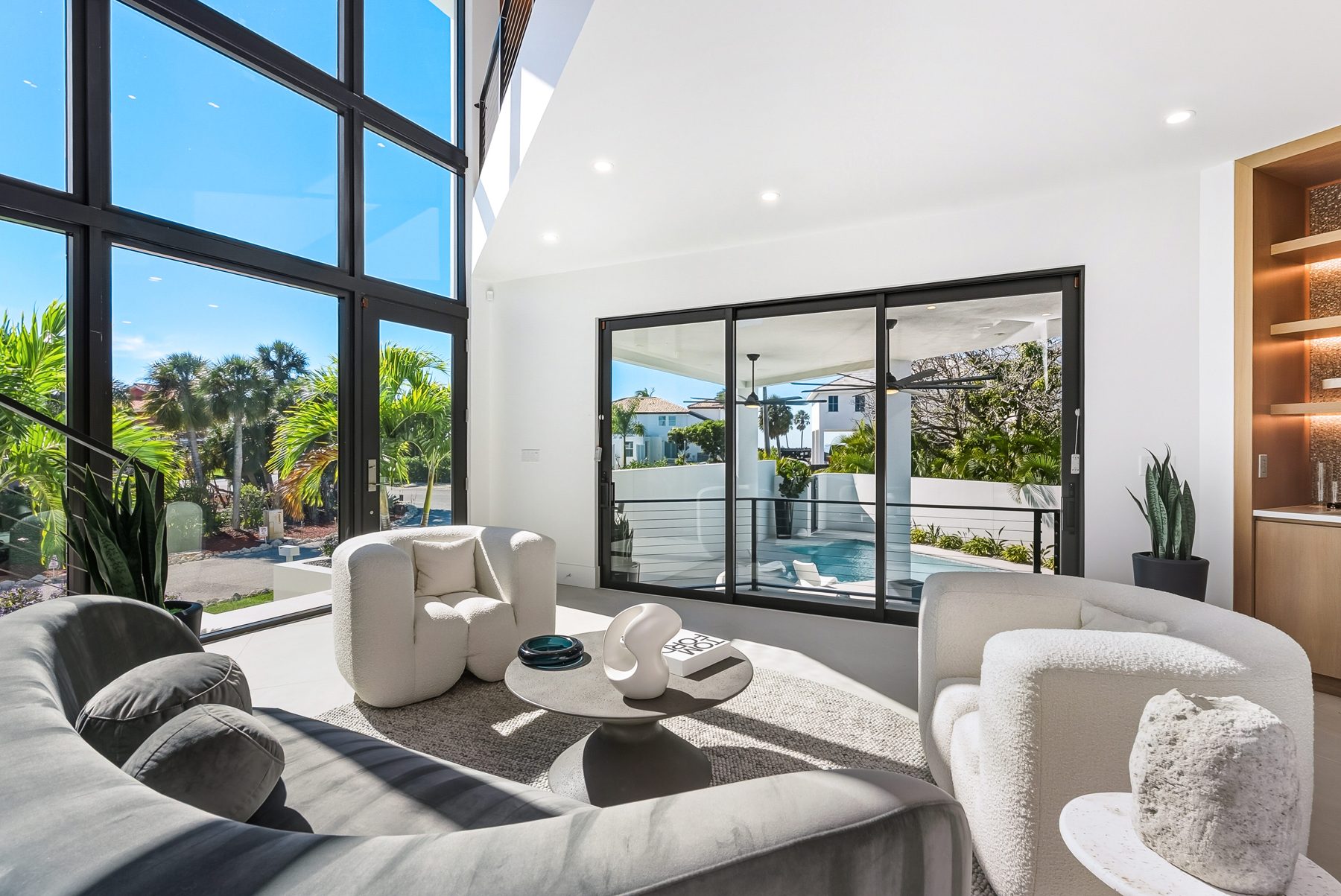 Guest-level living room under the atrium